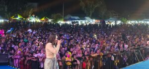 Warga Empat Kecamatan di Banggai Antusias Hadiri Deklarasi Anwar-Reny di Masama