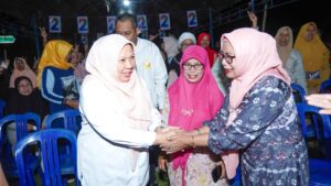 Cawagub Sulteng Reny A Lamadjido Disambut Antusias Ratusan Warga Pevunu