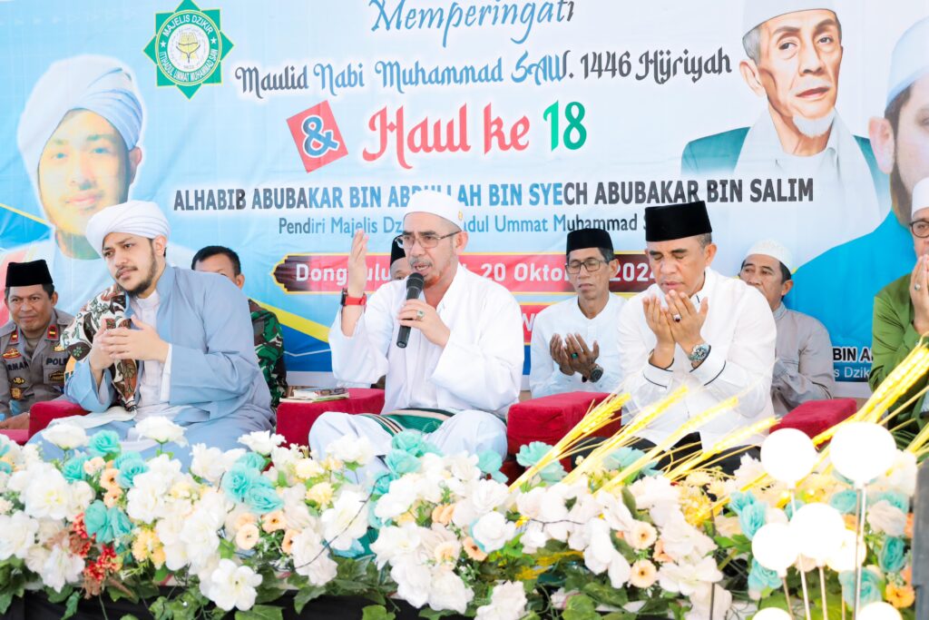 Pasangan BERANI Hadiri Haul ke-18 Habib Abubakar di Desa Donggulu