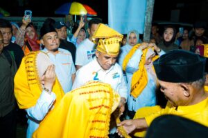 Kampanye di Kayuboko, Anwar – Reny Dapat Dukungan Ketua Dewan Adat Parigi Barat