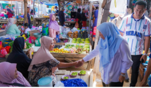 Reny Lamadjido Komitmen Memprioritaskan Pasar Tradisional Tetap Ramai dan Pembeli Bisa Belanja dengan Nyaman
