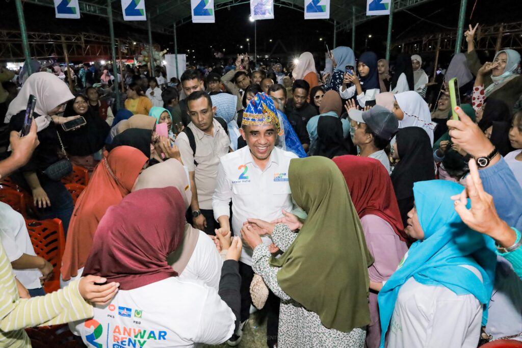 Sosialisasikan 9 Program BERANI, Anwar Sapa Warga Huntap Pombewe, Reny Kampanye  di Towale