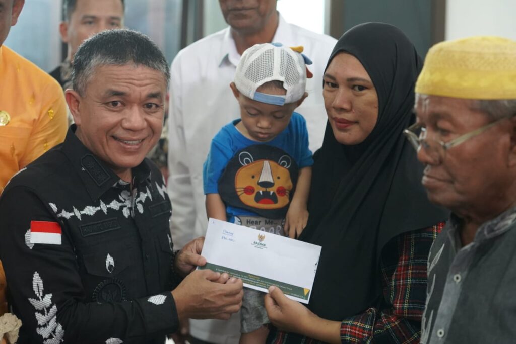 Wali Kota Palu Serahkan Bantuan Baznas kepada 219 Penerima Manfaat