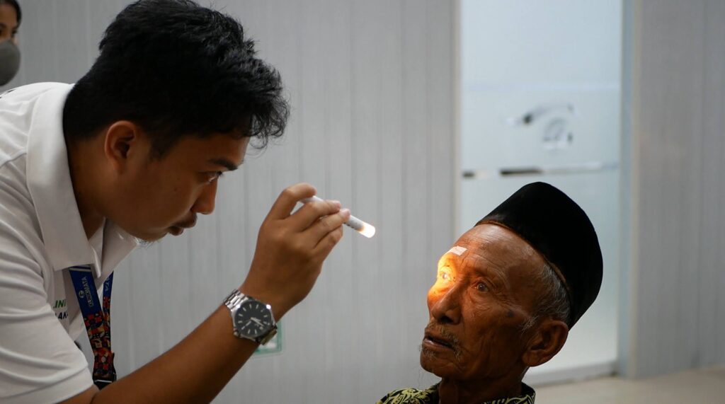 Dukung Penurunan Angka Kebutaan di Indonesia, PT Vale IGP Pomalaa Gelar Operasi Katarak Gratis
