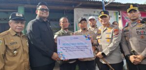 Wakil Ketua MPR RI Salurkan Bantuan Senilai Rp150 Juta untuk Korban Banjir Wombo Kalonggo