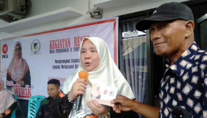Reses di Donggala Kodi, Bunda Wiwik Bantu Kipas Angin untuk Masjid Al-Hidayah 