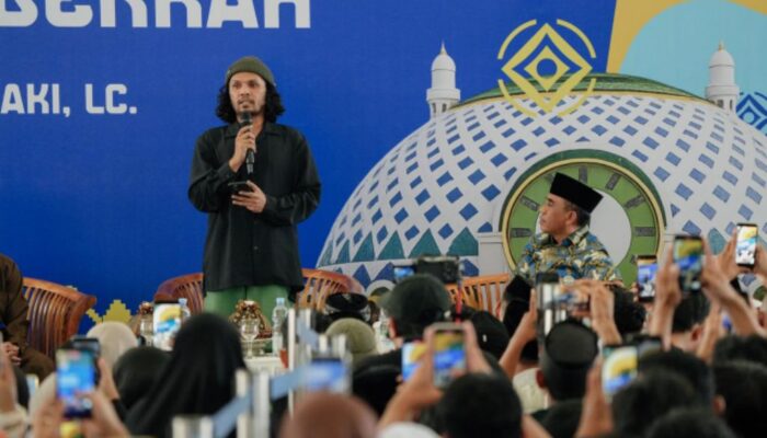 Ribuan Jamaah Hadiri Tausiyah Ustaz Hanan Attaki di Palu