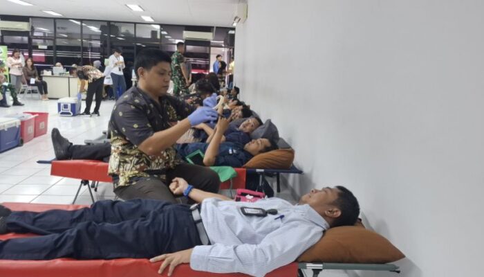 Sambut HUT ke-28, Bank Mandiri Palu Gelar Donor Darah
