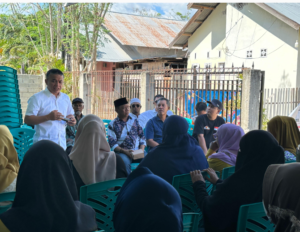 Diskusi di Tanamodindi,  Hadianto Edukasi Warga Soal Bantuan Modal Usaha