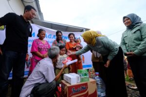 PT Vale Salurkan Bantuan Untuk Korban Banjir di Barru dan Soppeng