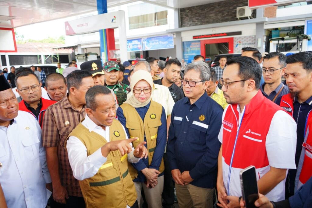 Menteri ESDM Cek Langsung Stok dan Kualitas BBM di Bau-Bau
