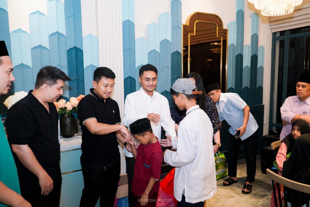 Bendum HIPMI Fathur Razaq Anwar Berbagi Bersama Anak Yatim