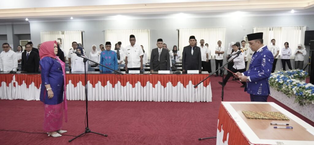 Gubernur Lantik Siti Norma Mardjanu Sebagai PAW Anggota KI Sulteng