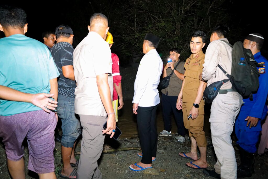 Tinjau Banjir Donggala, Gubernur Anwar Hafid Siapkan Solusi Hulu-Hilir