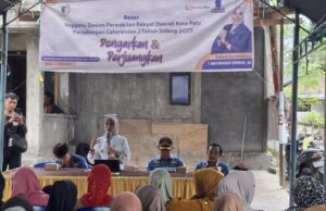 Reses Mutmainah Korona di Lambara, Warga Minta Perbaikan Jalan ke TPU Bulu Bosa