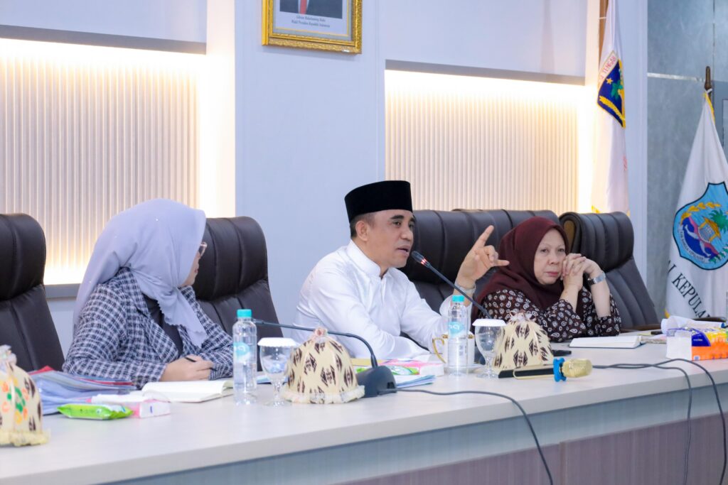 Gubernur Sulteng Wajibkan ASN Pakai Seragam Putih dan Kopiah