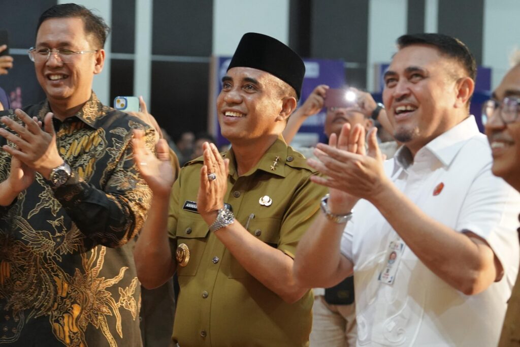 Buka Job Fair Sulteng, Gubernur Anwar Hafid Minta Perusahaan Utamakan Anak Daerah