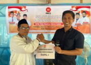 DPD PKS Parimo Serahkan Dana Kerohiman kepada Caleg di Tiga Dapil
