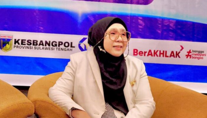 Bunda Wiwik Paparkan Tantangan Perempuan Menjadi Politisi