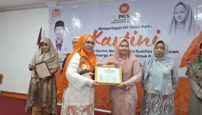 Lima Perempuan Inspiratif Dapat Penghargaan dari PKS Sulteng